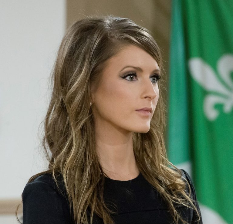 Le chef intérimaire Fraser accueille la députée Amanda Simard au caucus libéral