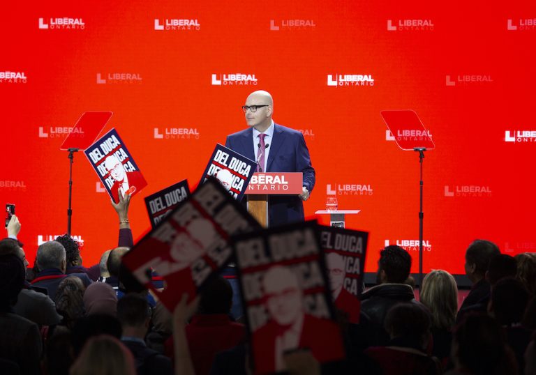 Steven Del Duca publie une déclaration à l&rsquo;occasion du Jour du drapeau haïtien